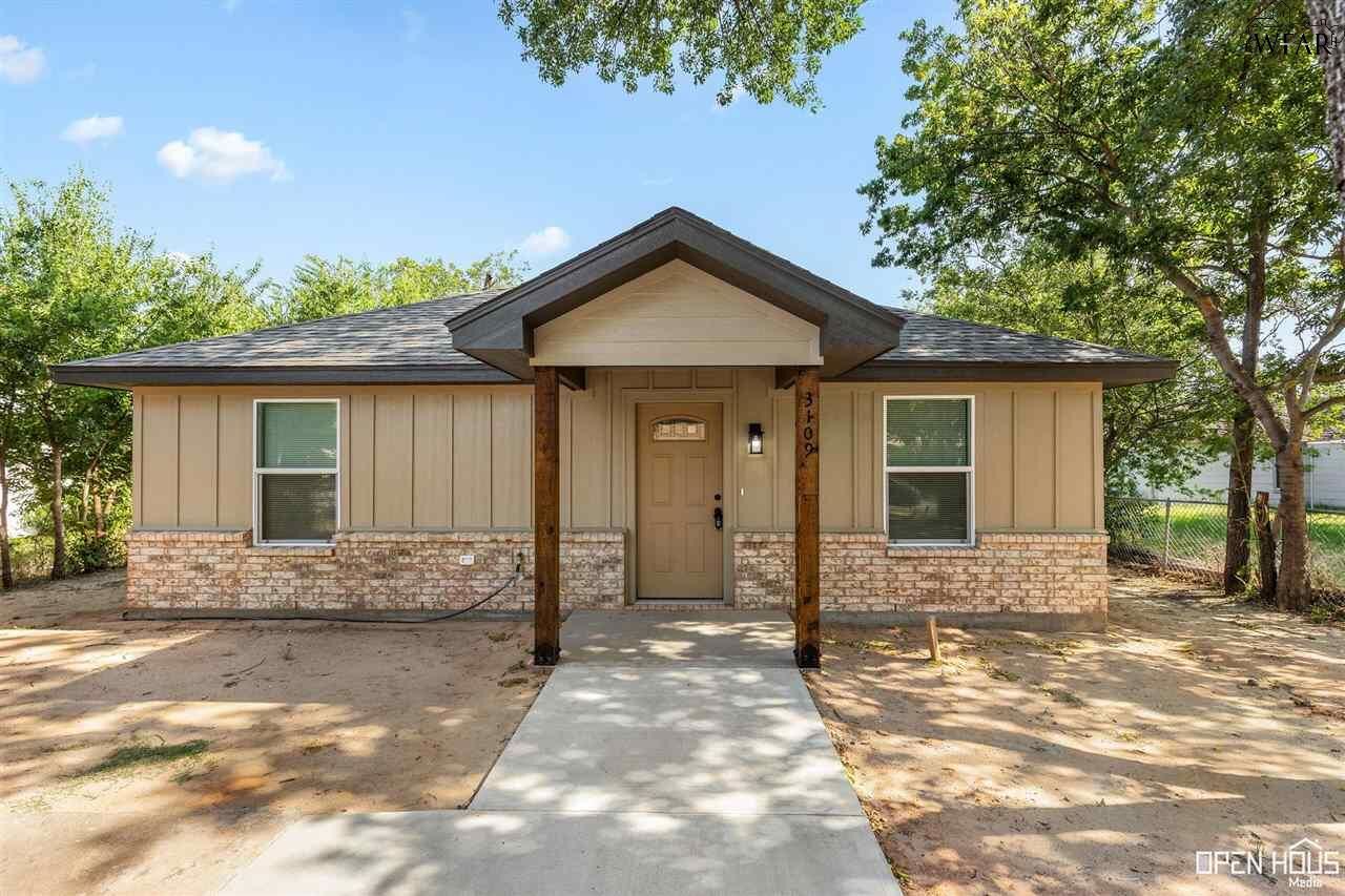 Property Photo:  3109 Avenue R  TX 76309 