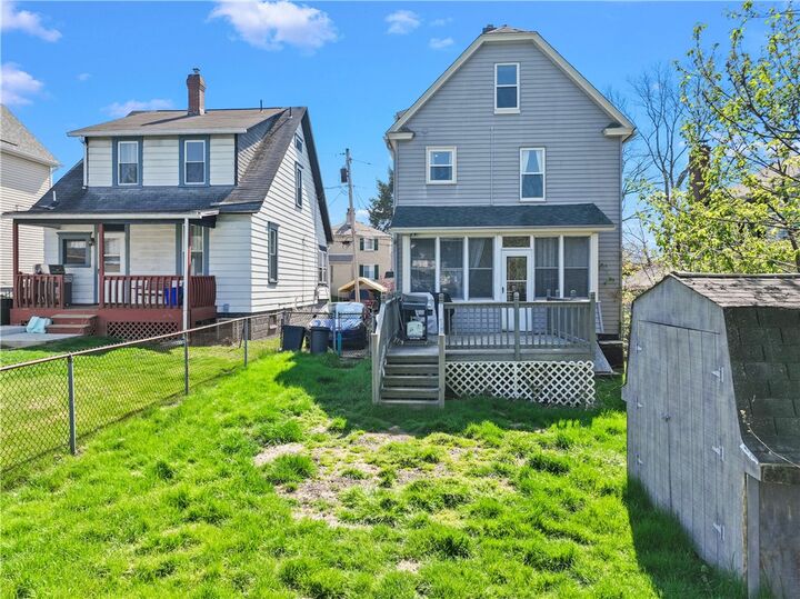Property Photo:  1118 Montana Ave  PA 15065 