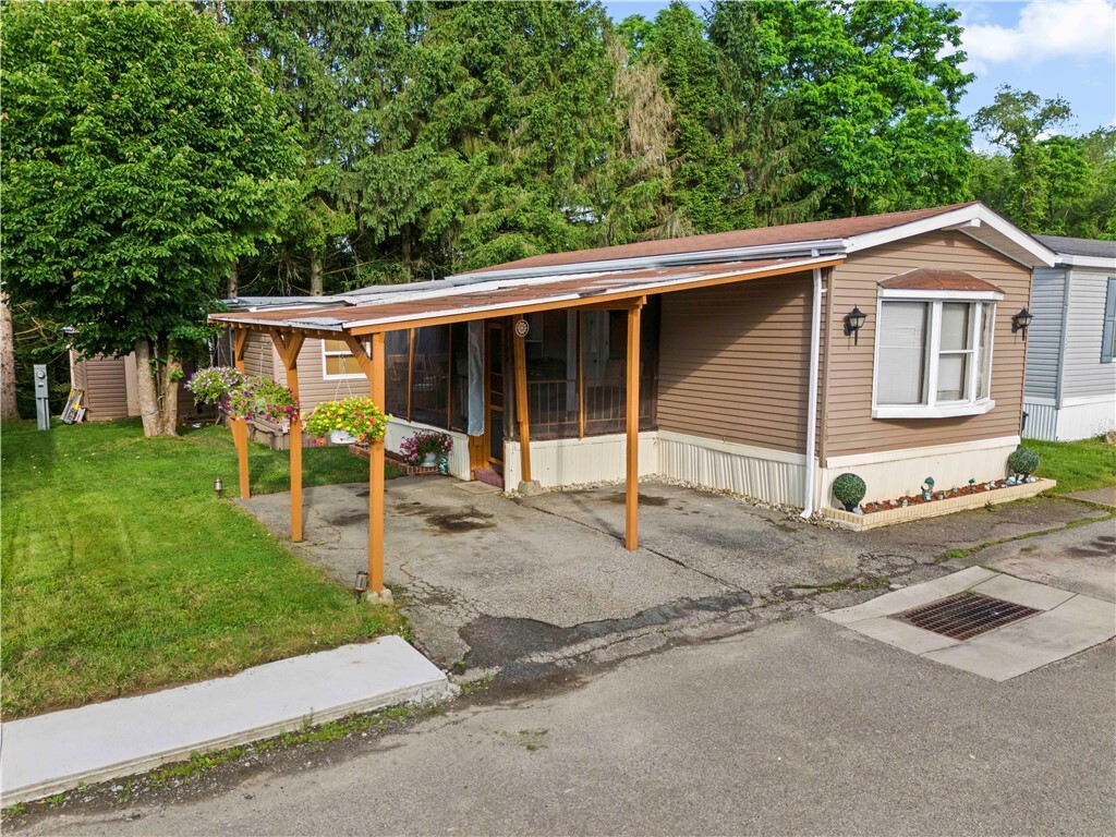 Property Photo: 338 Festival Road PA 15301