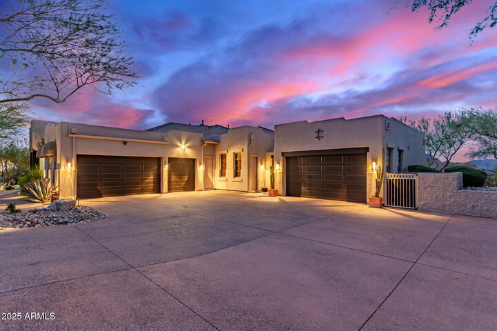 Property Photo: 4317 N Brighton Circle AZ 85207