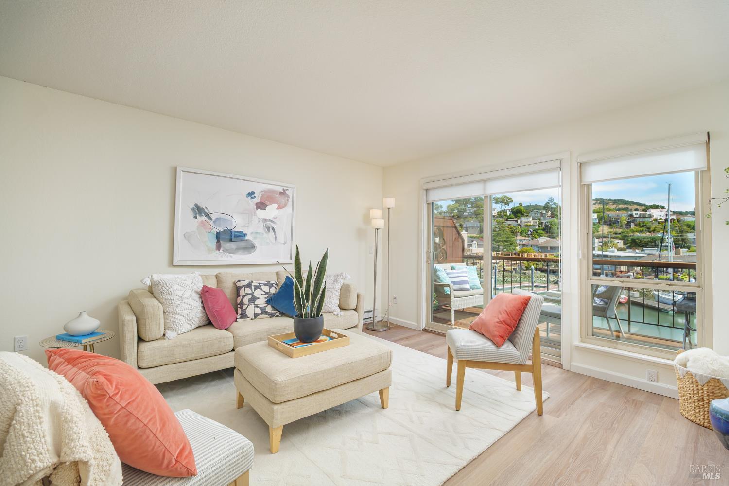 Property Photo: 490 Canal Street 19 CA 94901