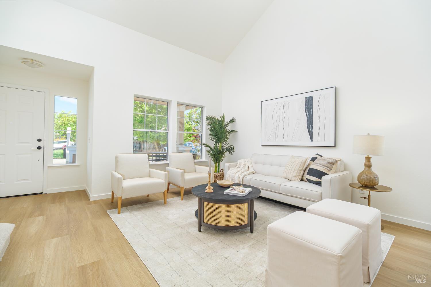 Property Photo:  717 Weymouth Street  CA 94954 