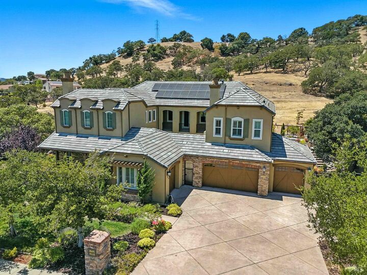Property Photo:  715 Bridle Ridge Drive  CA 94534 