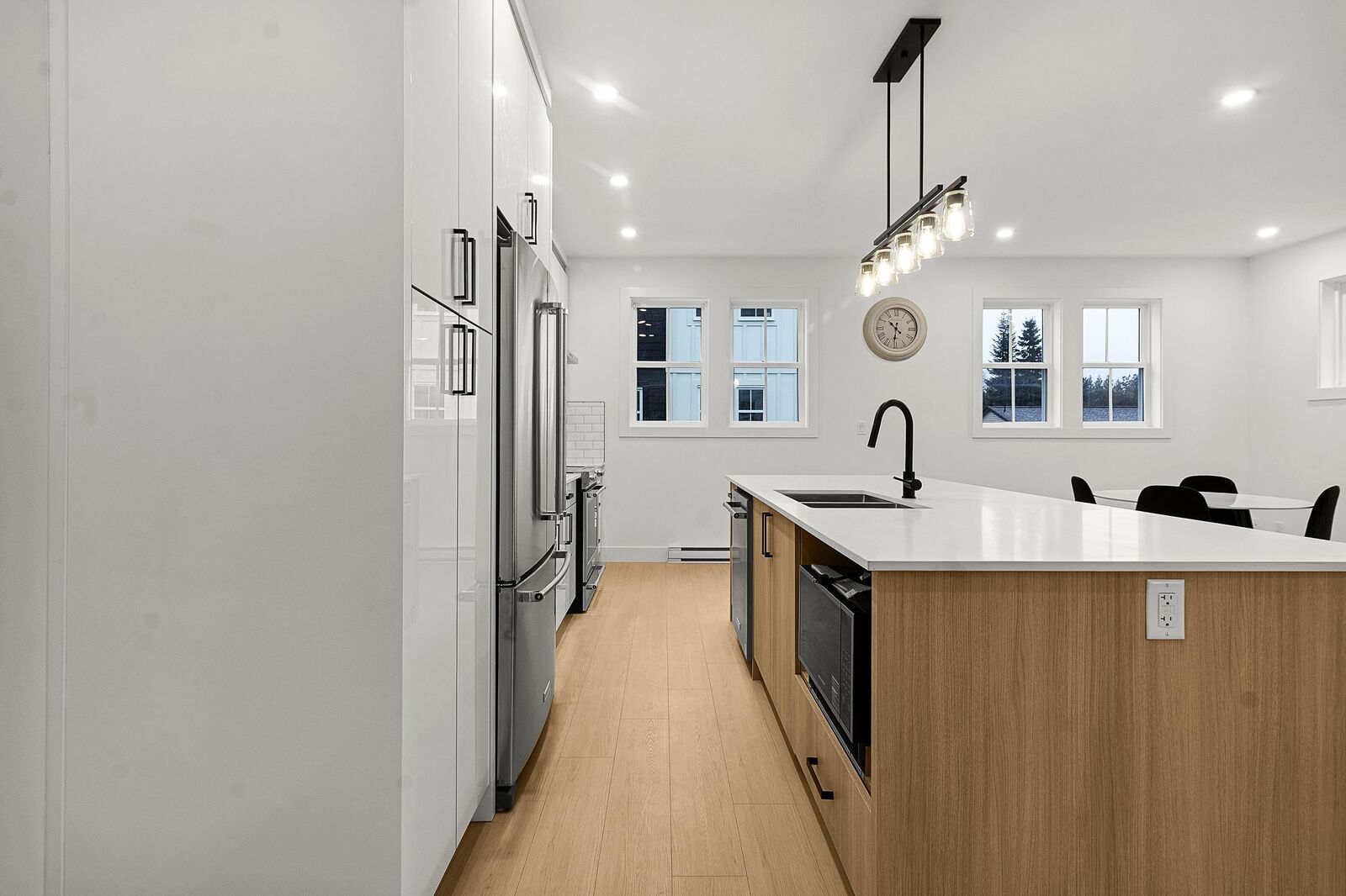 Property Photo: 2360 Crescent Way 4 BC V2S 3M2