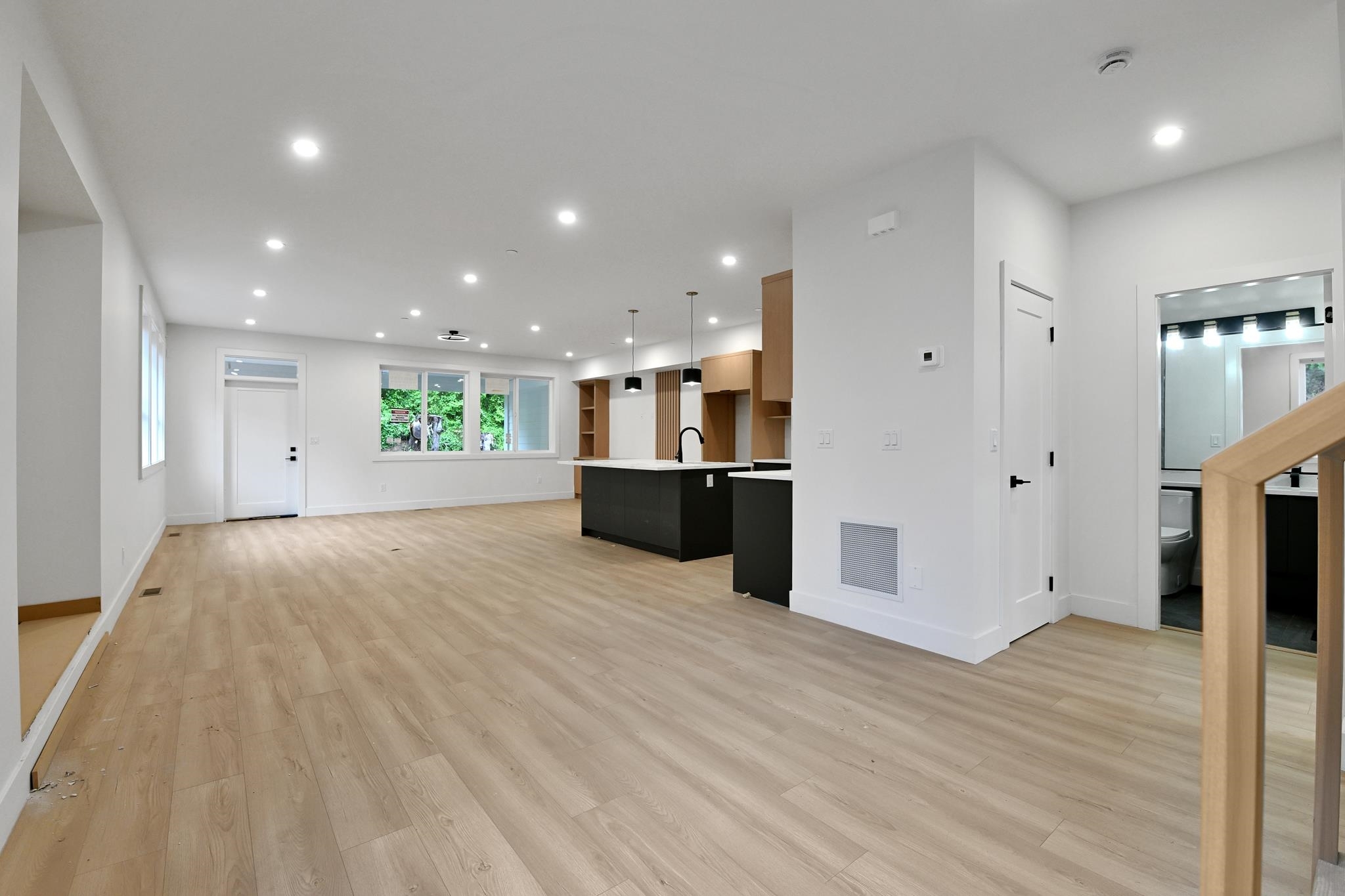 Property Photo:  32901 3rd Avenue A  BC V2V 1N2 