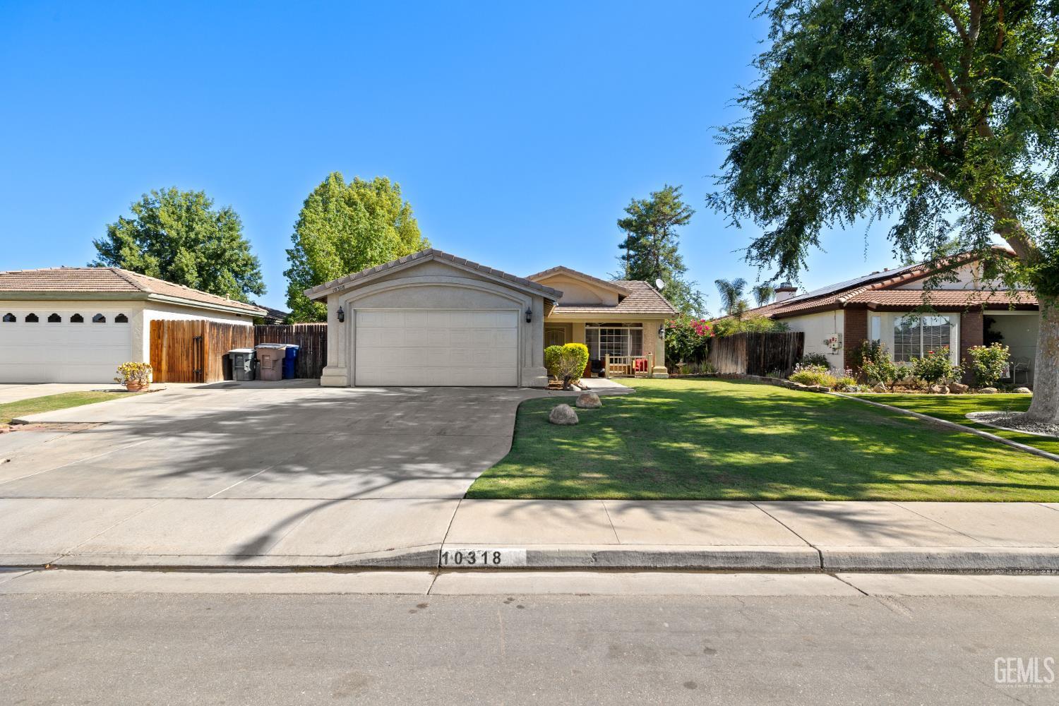 Property Photo: 10318 Atakapa Avenue CA 93312