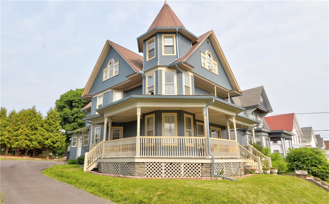 Property Photo:  51 Sherrill Street  NY 14456 