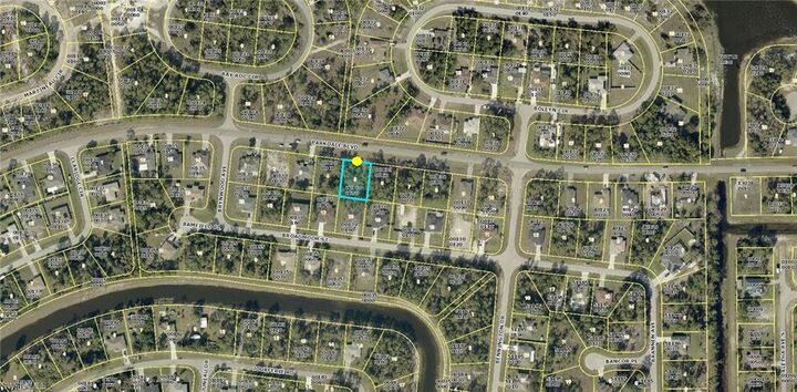 Property Photo: 416 Parkdale Blvd FL 33974