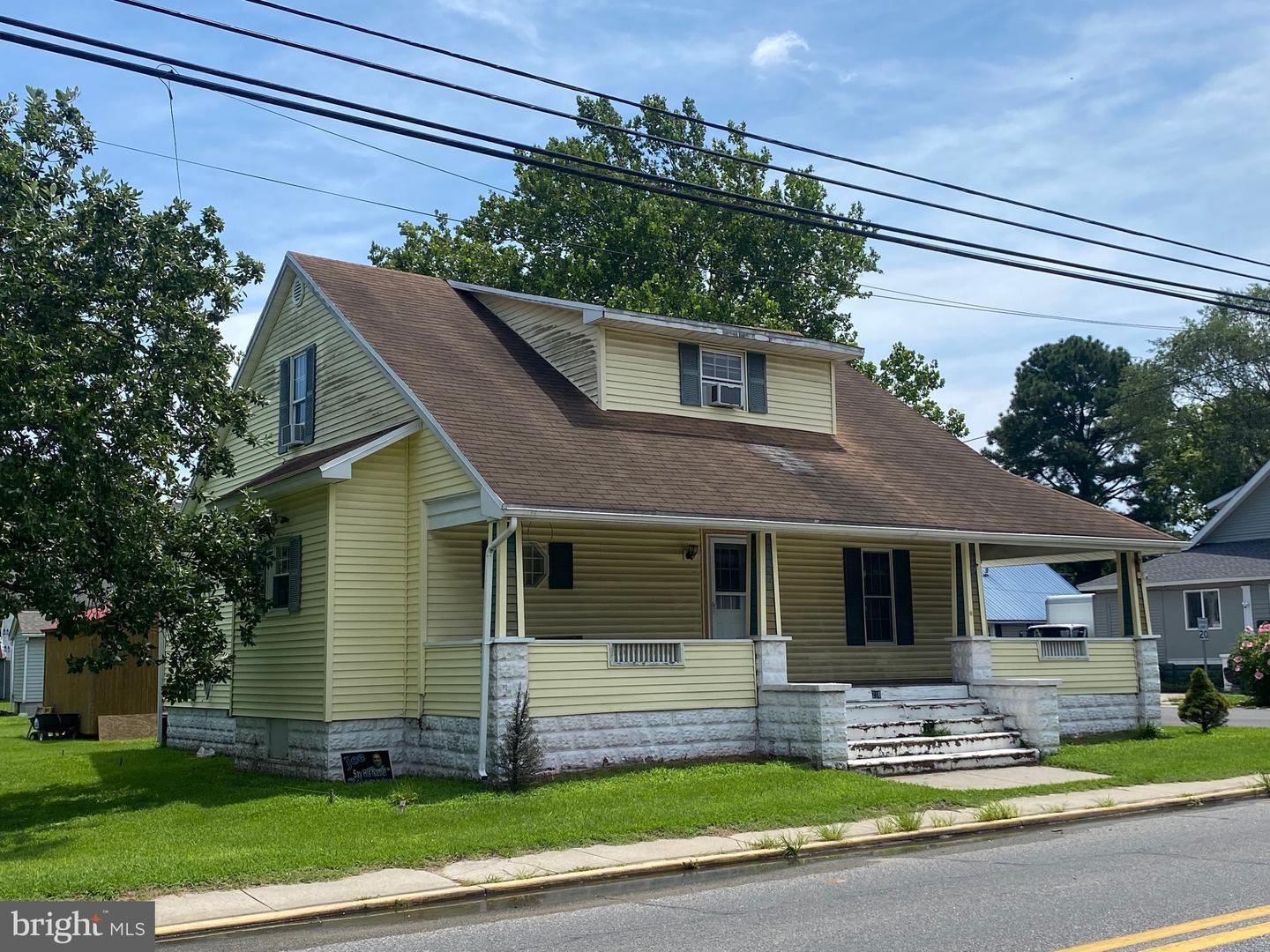 Property Photo: 206 Market St DE 19973