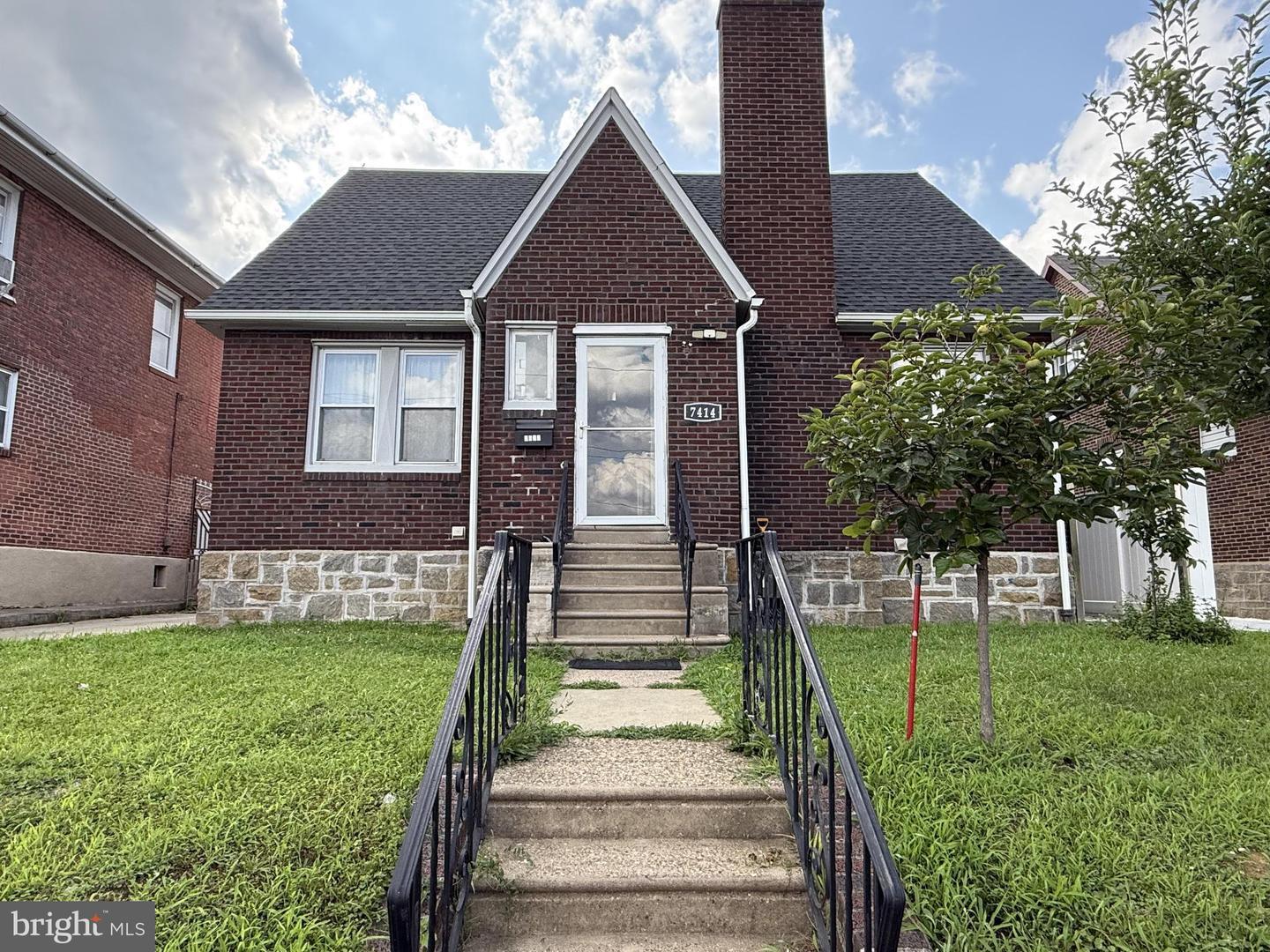 Property Photo:  7414 Castor Avenue  PA 19152 