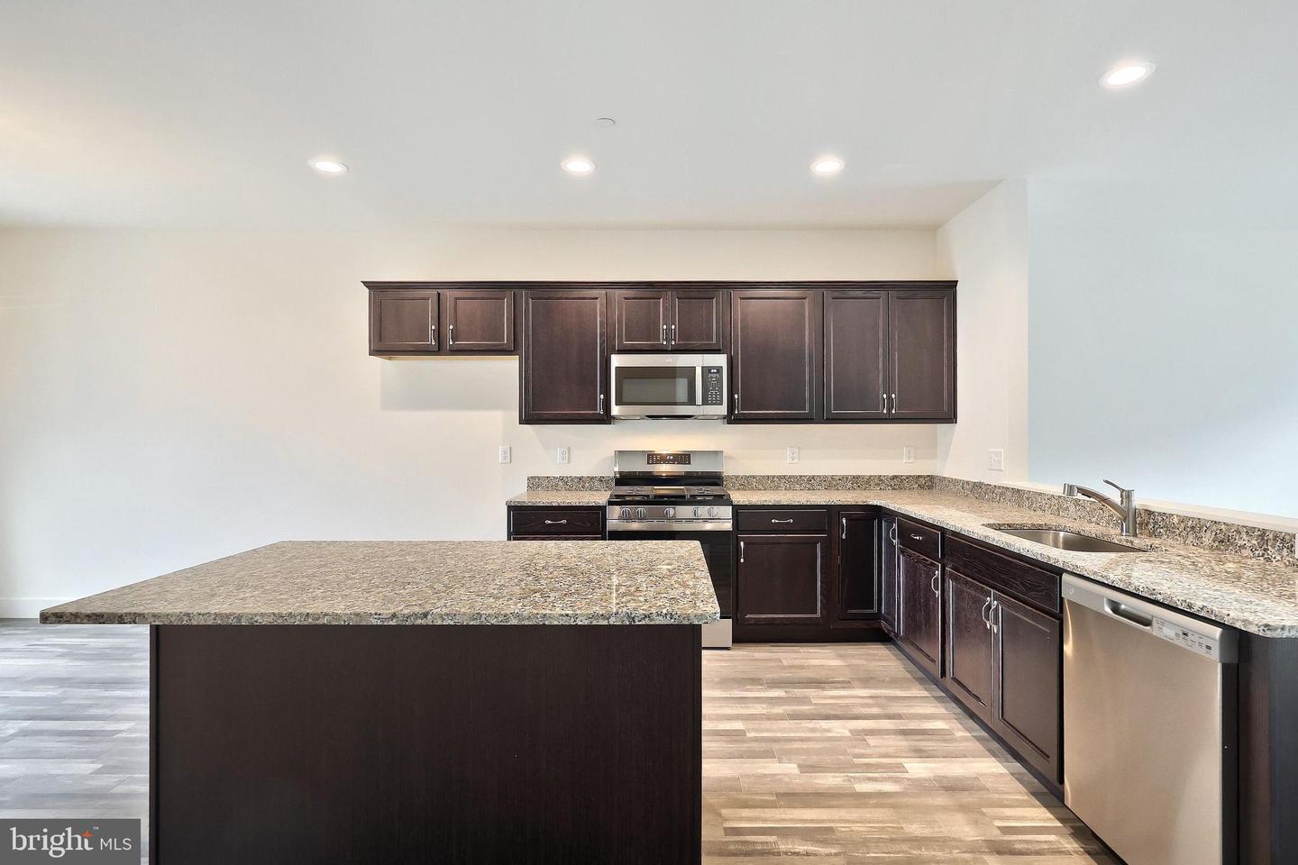 Property Photo:  105 Madison Drive  PA 17055 