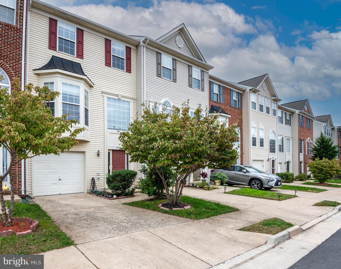 Property Photo:  14201 Hunters Run Way  VA 20155 