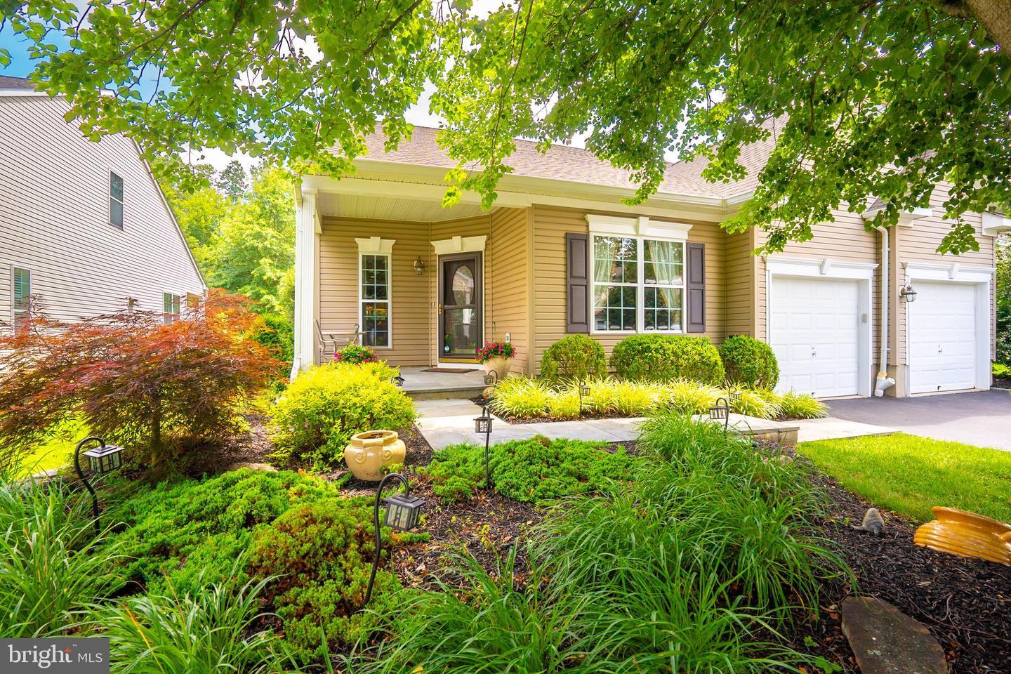 32 Buckingham Drive  Pennington NJ 08534 photo