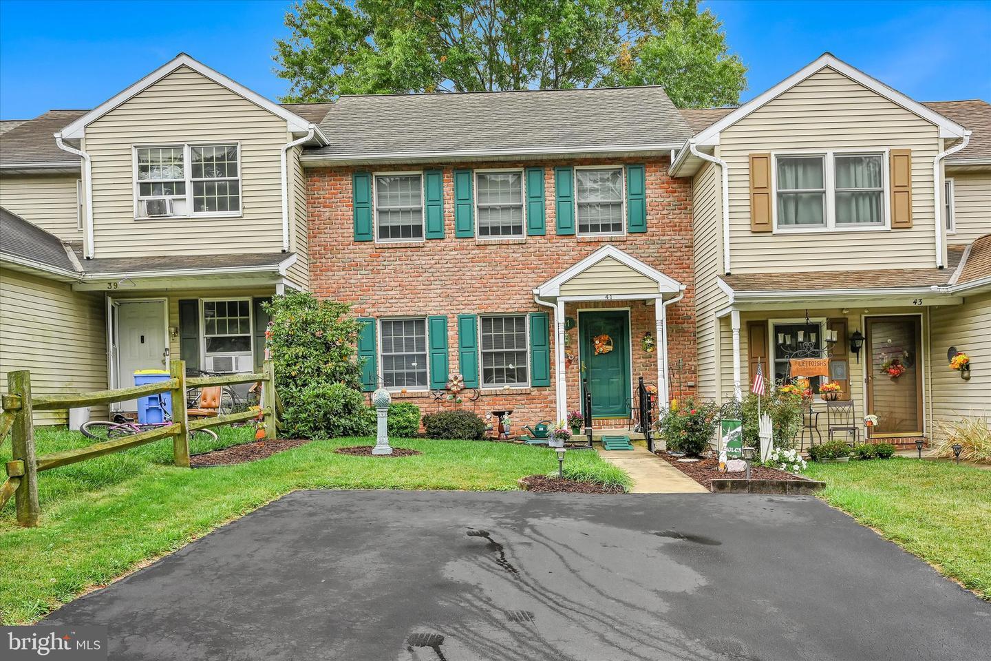 41 Parkview Drive  Reinholds PA 17569 photo