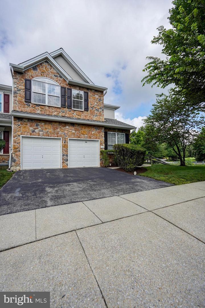 Property Photo:  100 Forelock Court  PA 19382 
