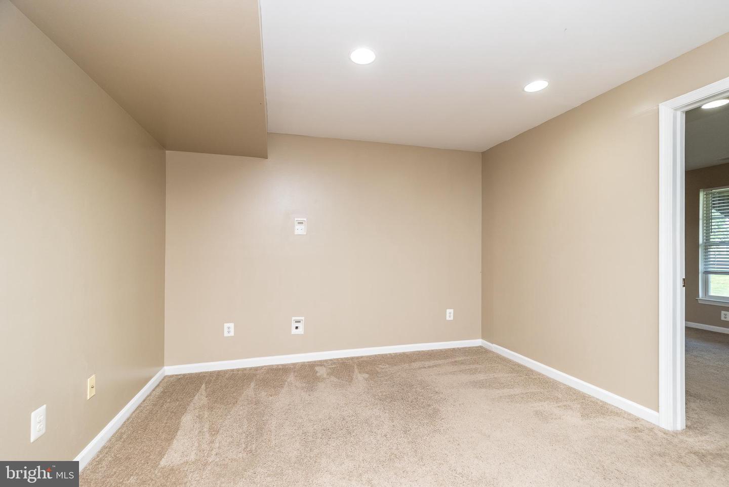 Property Photo:  607 Village Court  PA 18951 