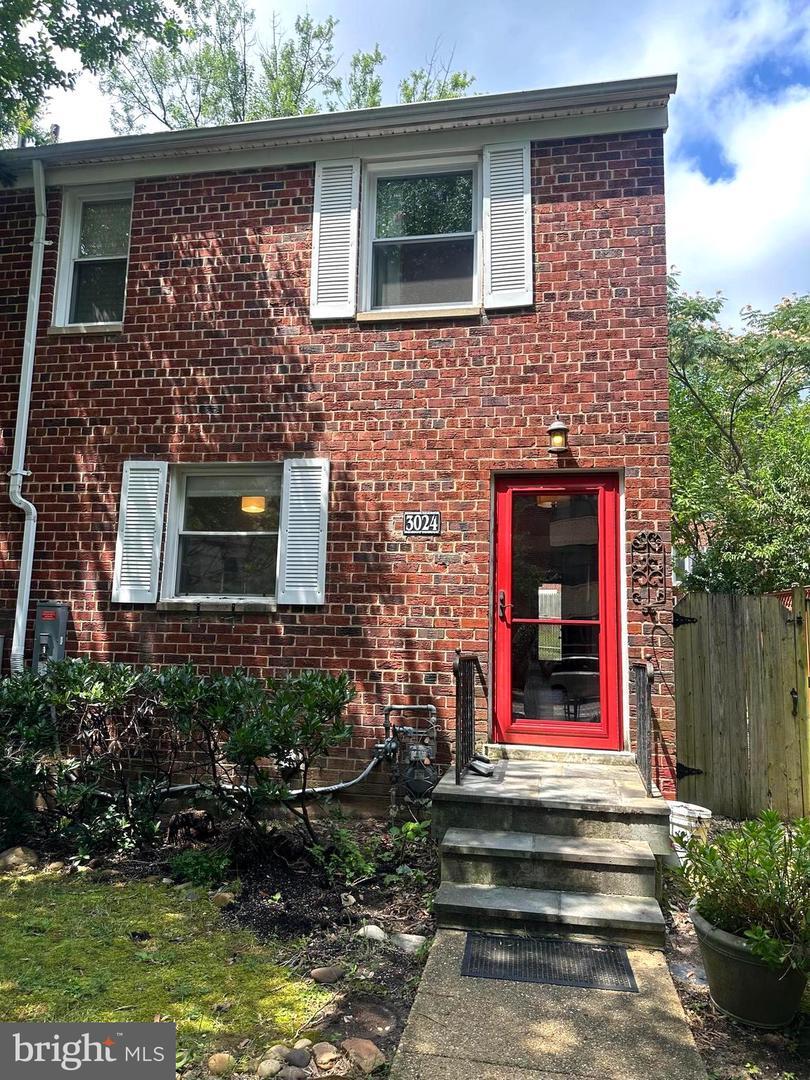 Property Photo: 3024 Mount Vernon Avenue VA 22305