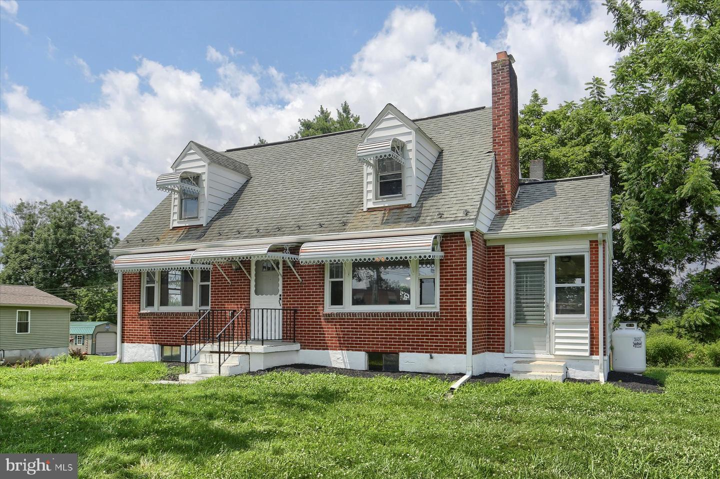 Property Photo:  359 Schoolhouse Road  PA 17057 
