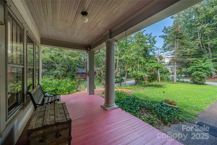Property Photo: 31 Samayoa Place NC 28806