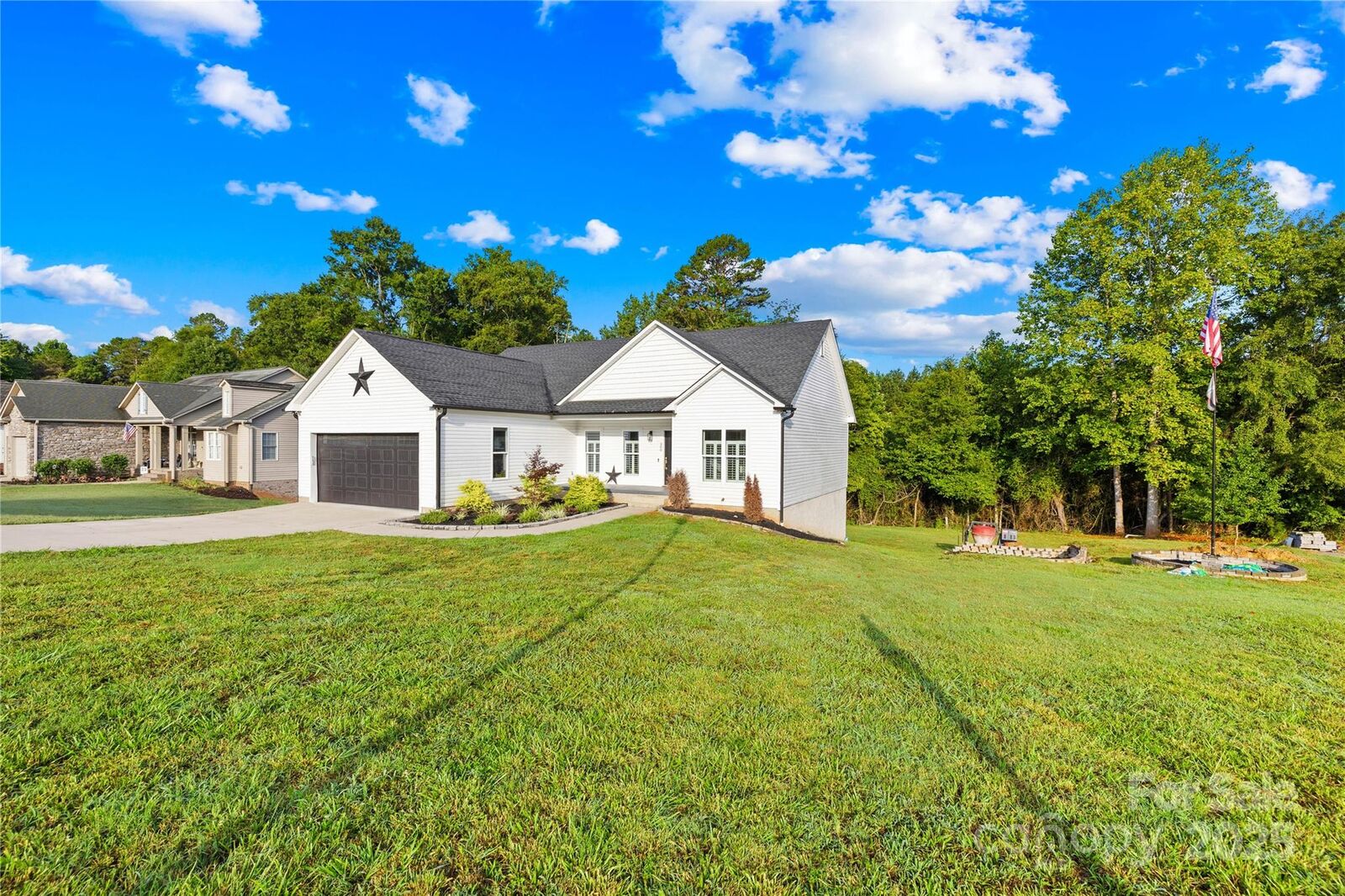 Property Photo:  300 Hidden Creek Drive  NC 28152 