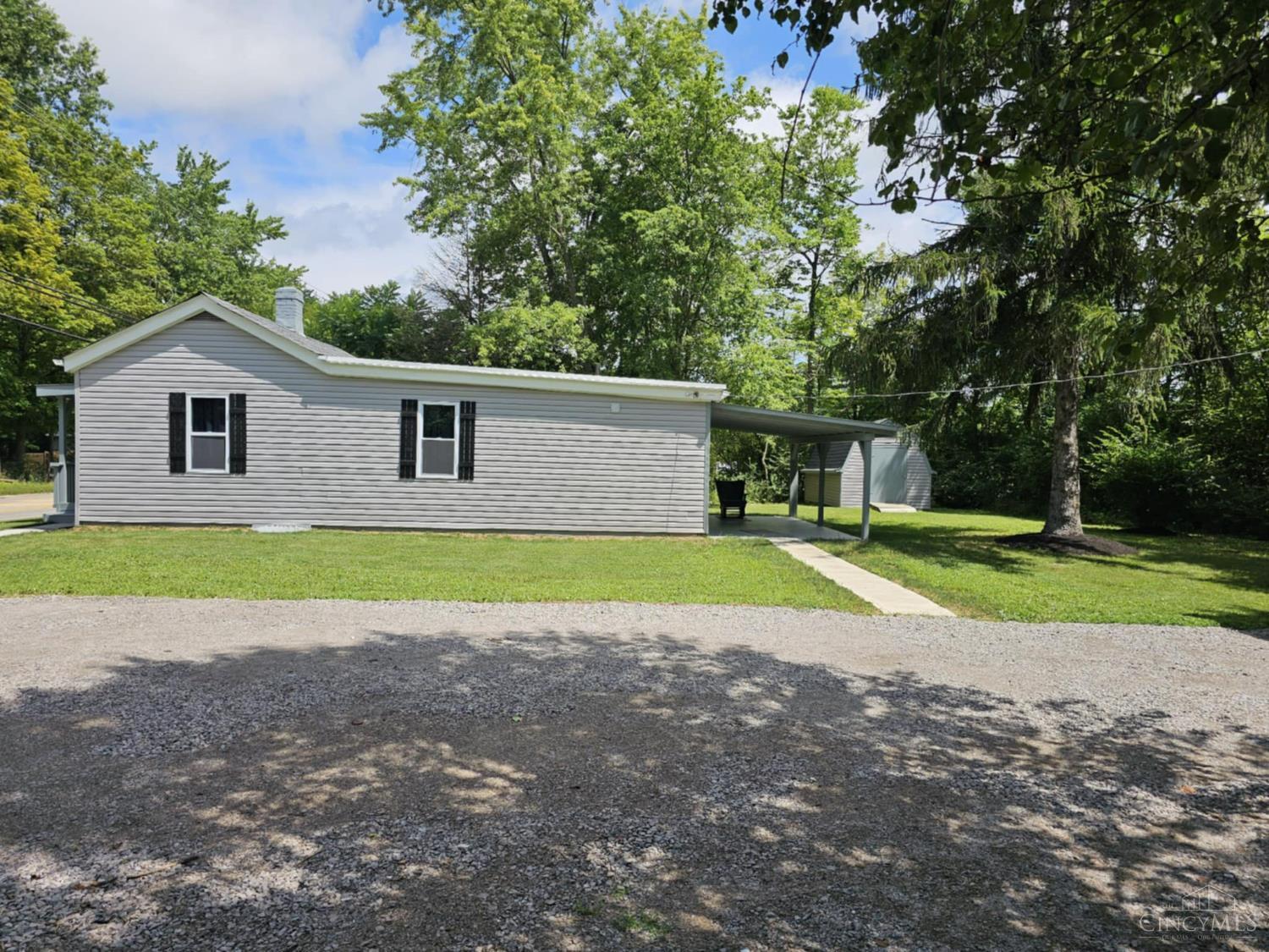 Property Photo: 422 Amelia Olive Branch Road OH 45102