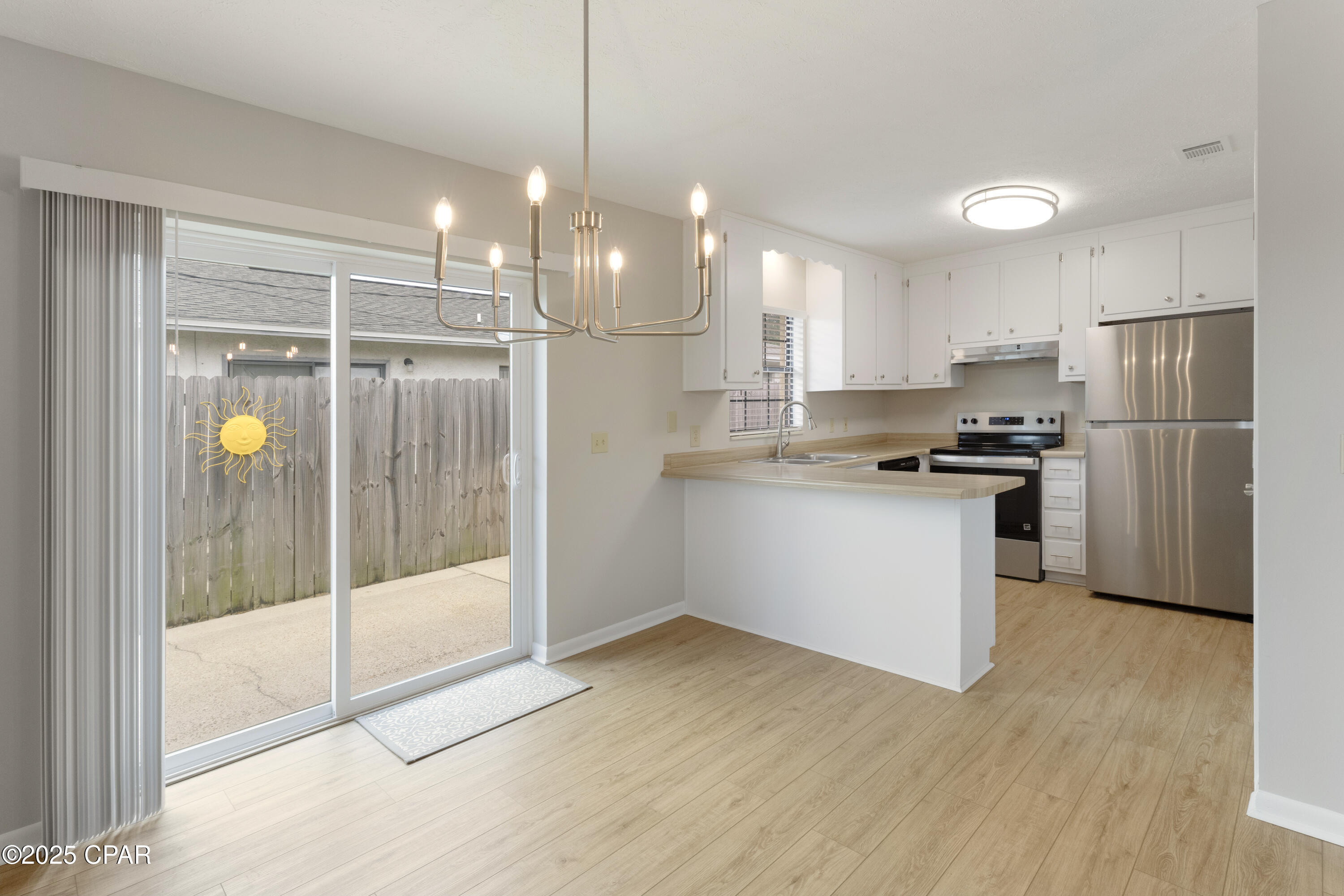 Property Photo: 2421 Minnesota Avenue FL 32444