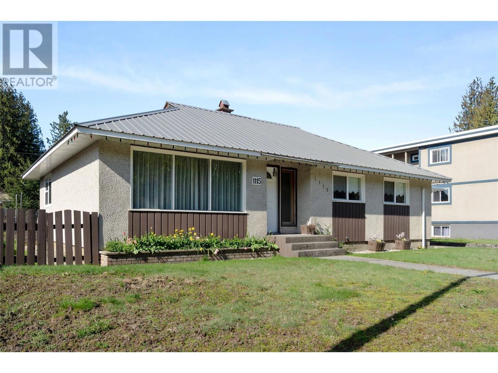 1115 Victoria Road West  Revelstoke BC V0E 2S0 photo