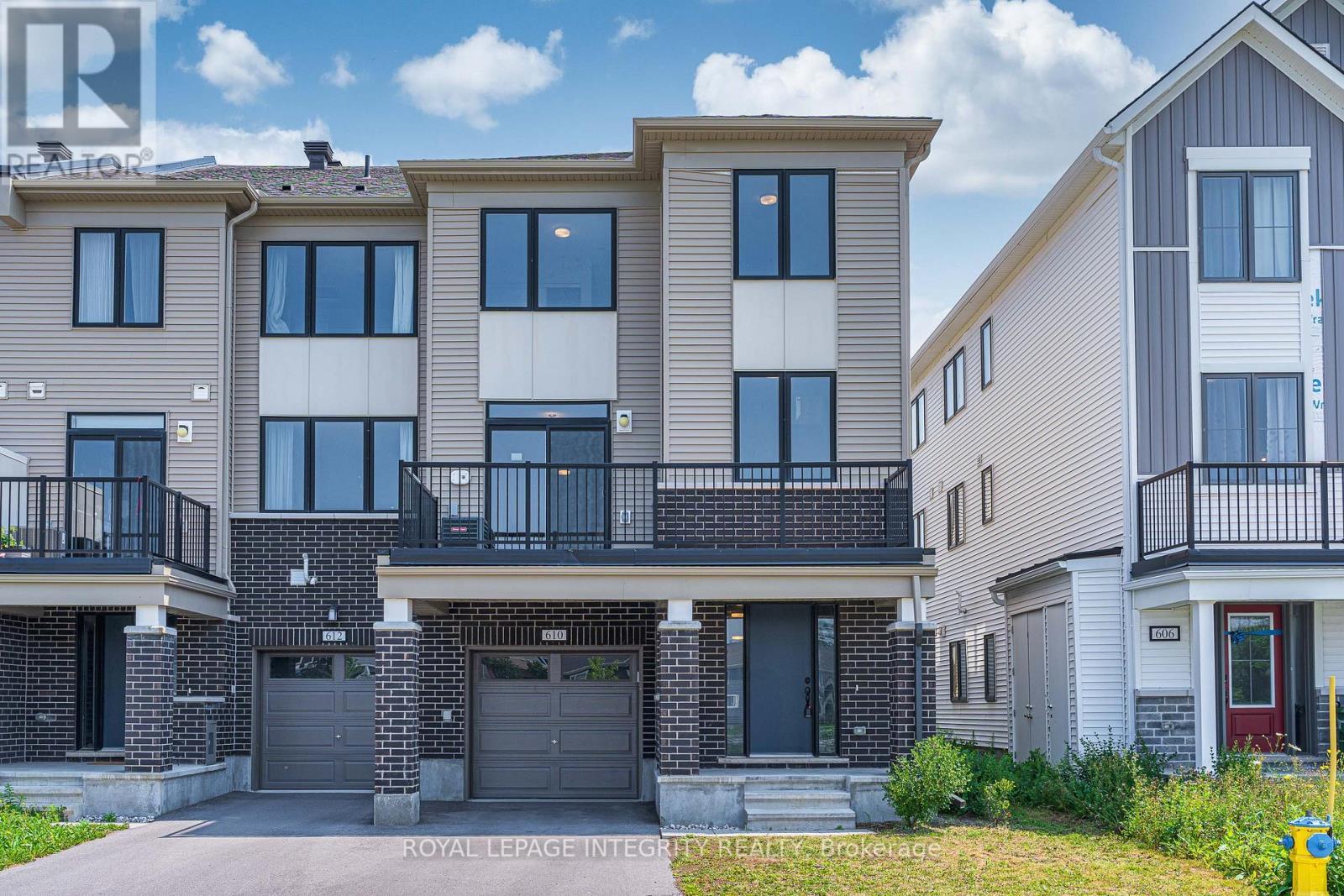 610 Damson Gardens Grove  Ottawa ON K2J 7C8 photo
