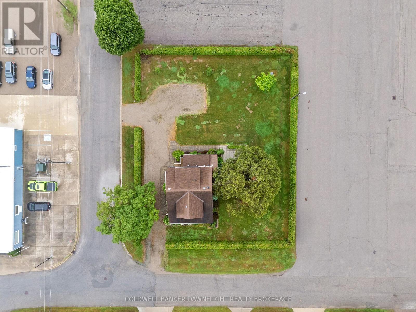 Property Photo: 153 Richmond Street South ON N0M 1X0