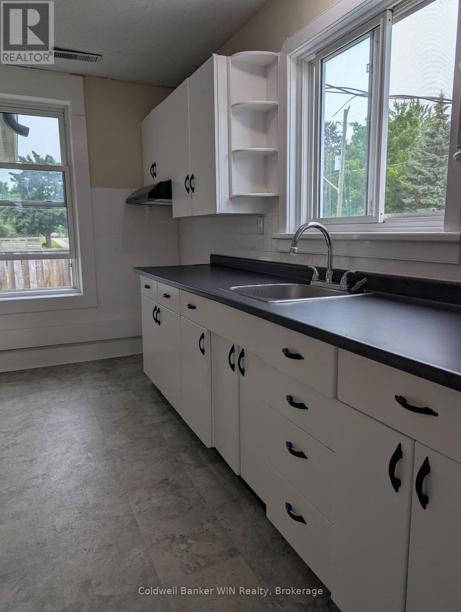 Property Photo:  1 Geddes Street East  ON N0G 1M0 