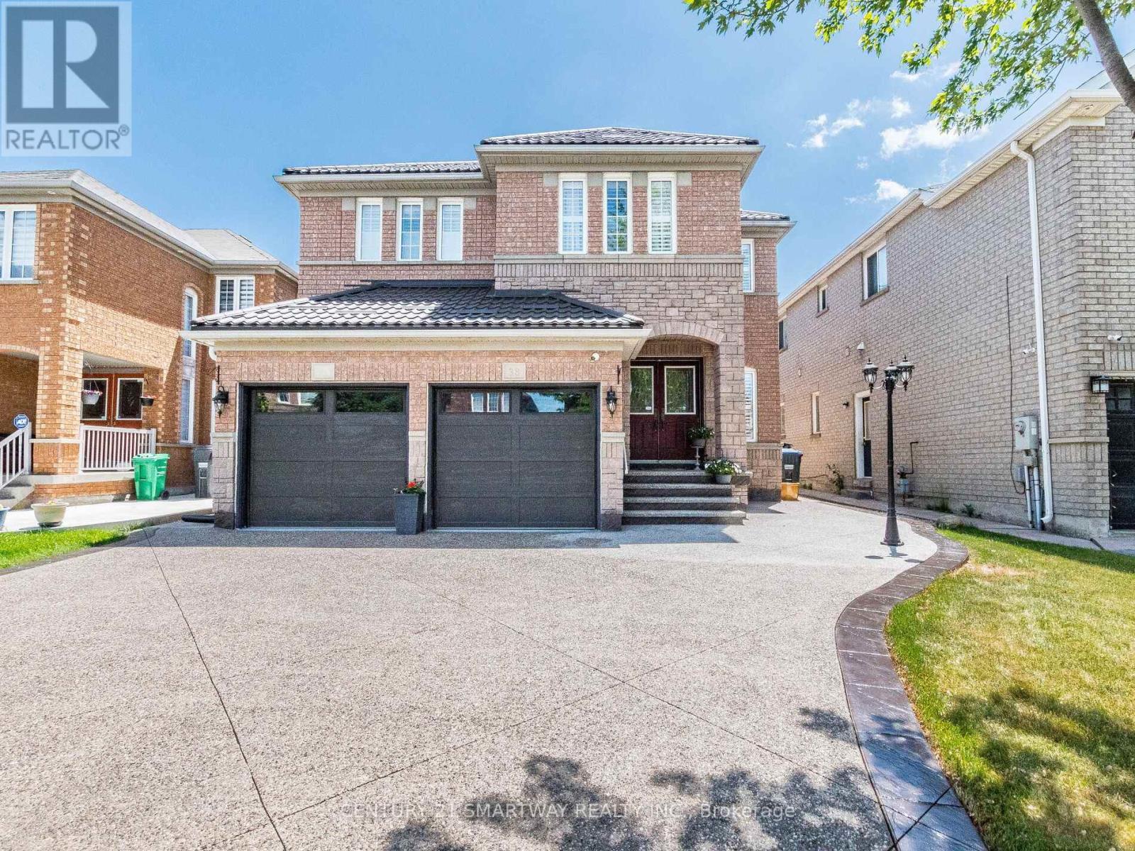Property Photo: 38 Bottlebrush Drive ON L6R 2Z5