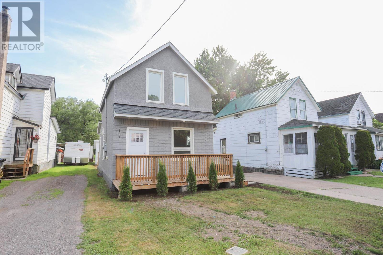 Property Photo: 131 Grosvenor Ave ON P6B 2M2