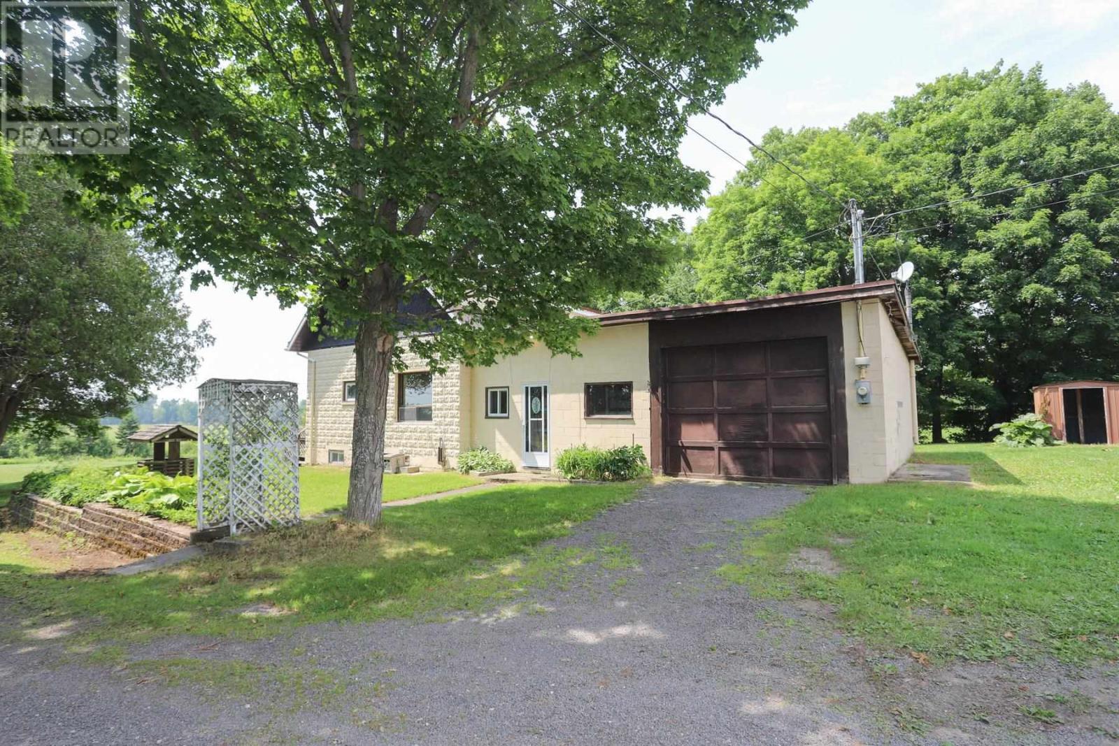 Property Photo:  2704 A Line Rd  ON P0R 1J0 