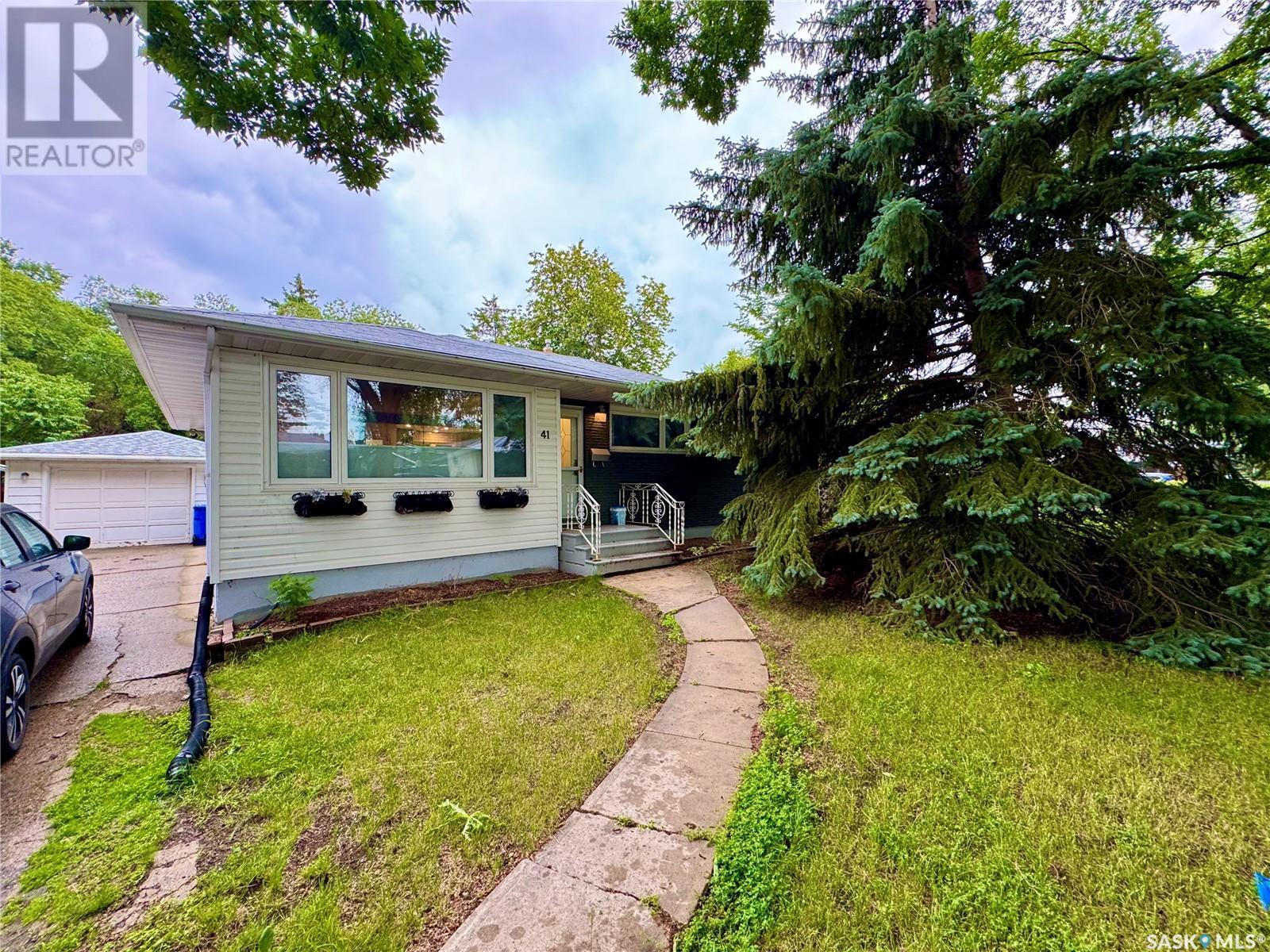 Property Photo: 41 McNab Crescent SK A4S 4A9