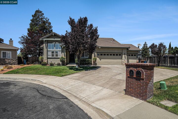 121 St Nazaire Ct  Martinez CA 94553 photo