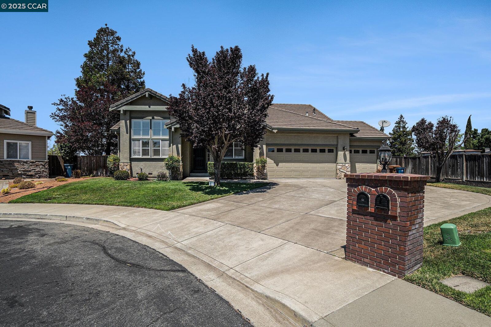 Property Photo:  121 St Nazaire Ct  CA 94553 