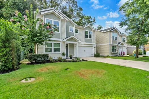 Property Photo: 527 Maple Avenue FL 32578