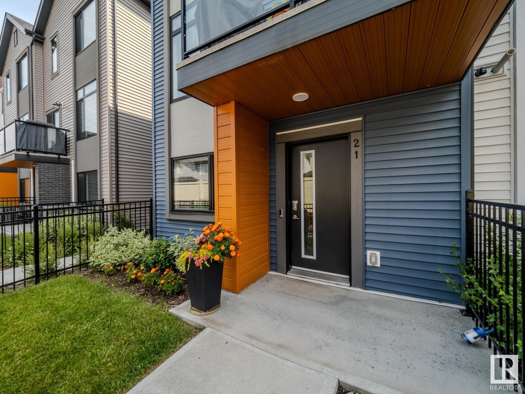 Property Photo:  1010 Rabbit Hill Road SW 21  AB T6W 4G7 