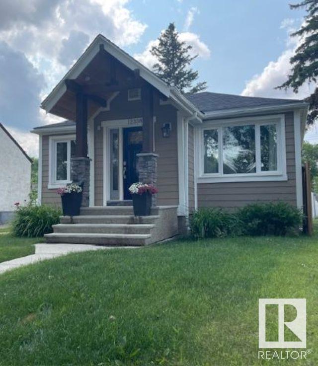 Property Photo:  12338 91 Street NW  AB T5B 4C5 