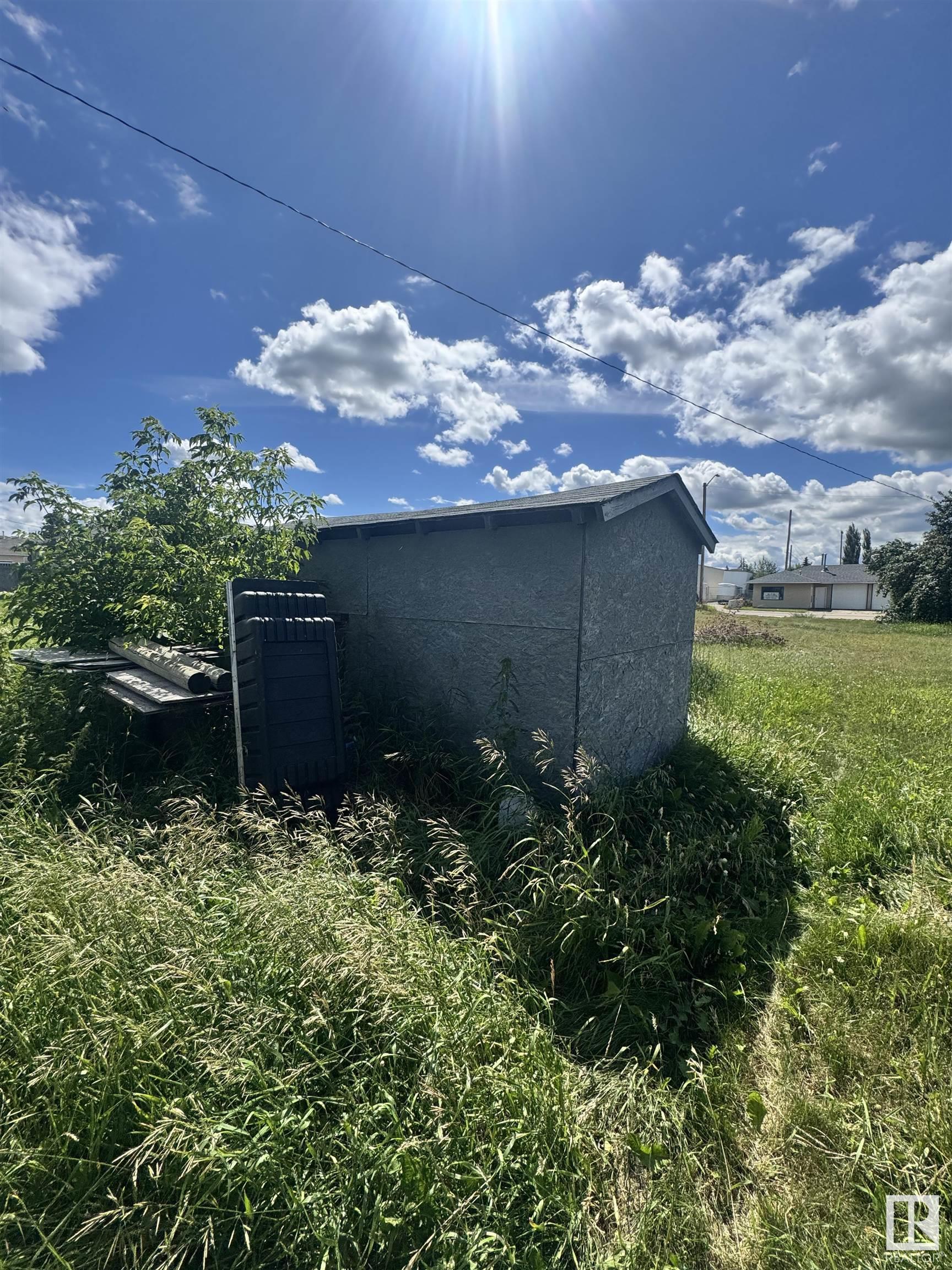 Property Photo: 5119 2nd Street AB T0A 0M0