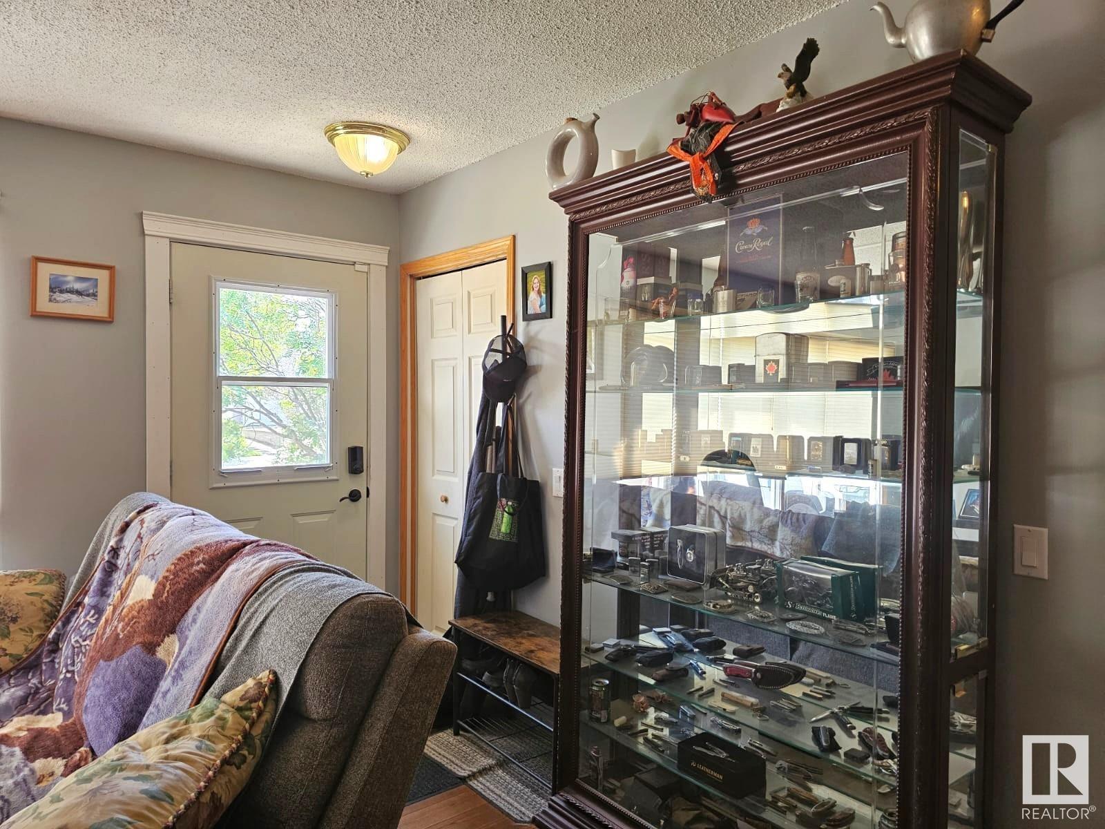 Property Photo: 4802 Mackenzie Avenue AB T7A 1A5