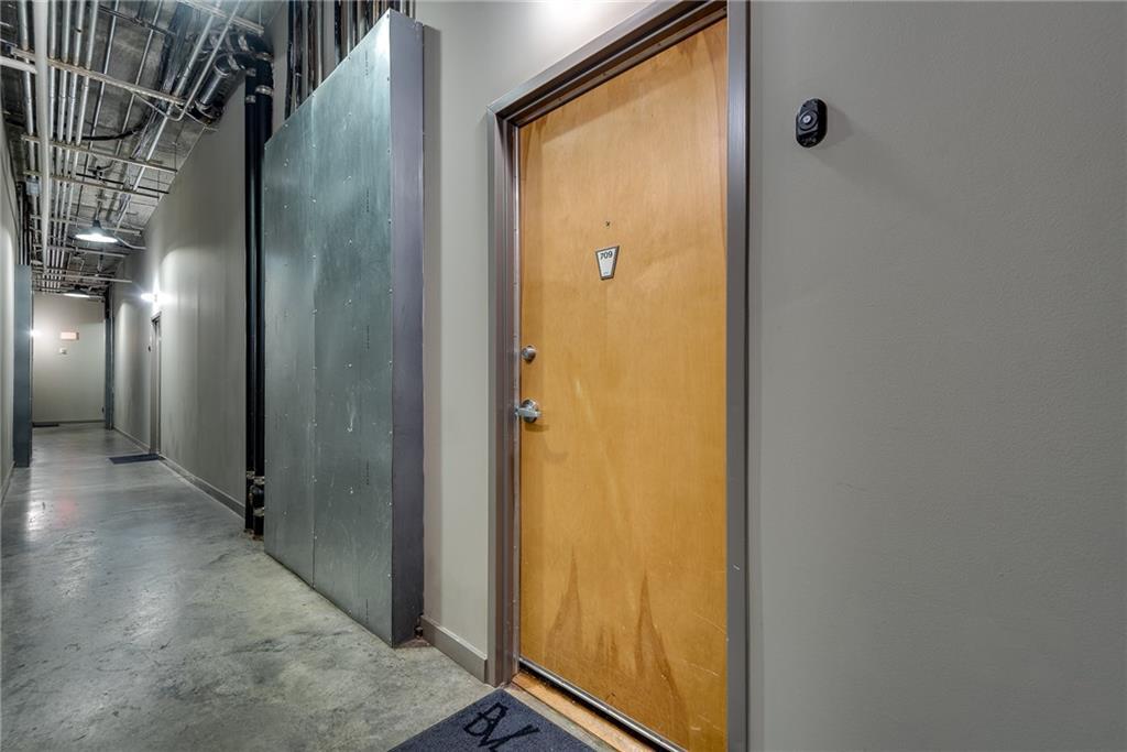 Property Photo: 3235 Roswell Road 709 GA 30305