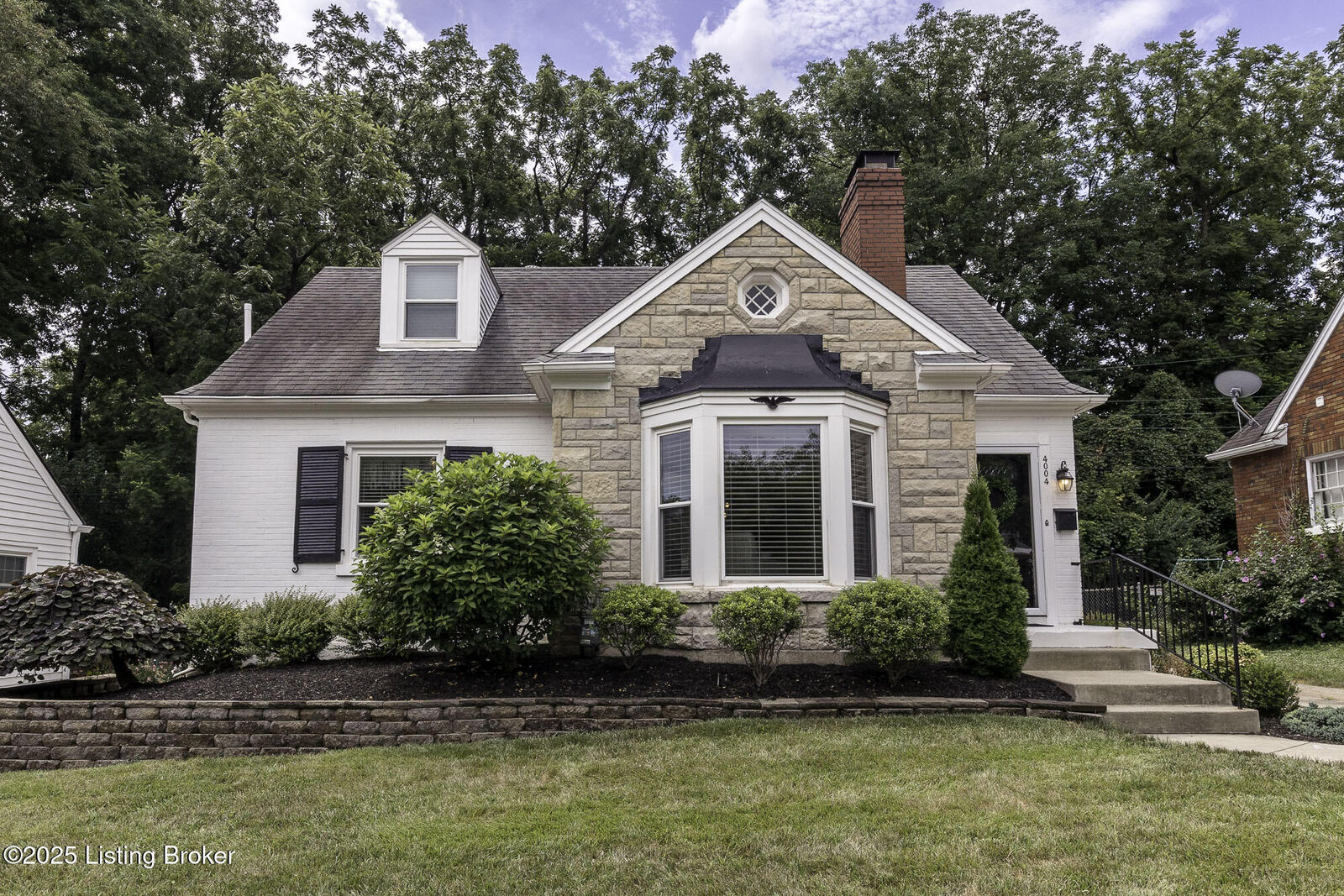 Property Photo:  4004 Winchester Rd  KY 40207 