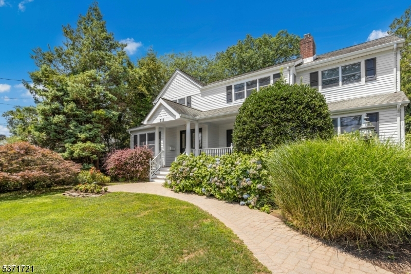 Property Photo: 711 E Broad St NJ 07090