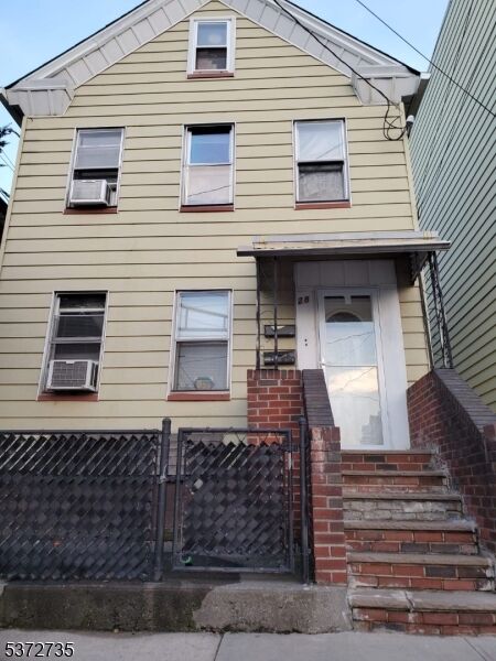 28 Grant Ave  Harrison Town NJ 07029 photo