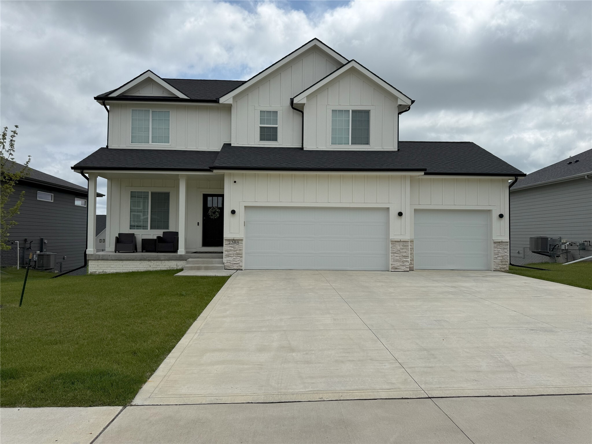 Property Photo: 2388 SE 5th Street IA 50265