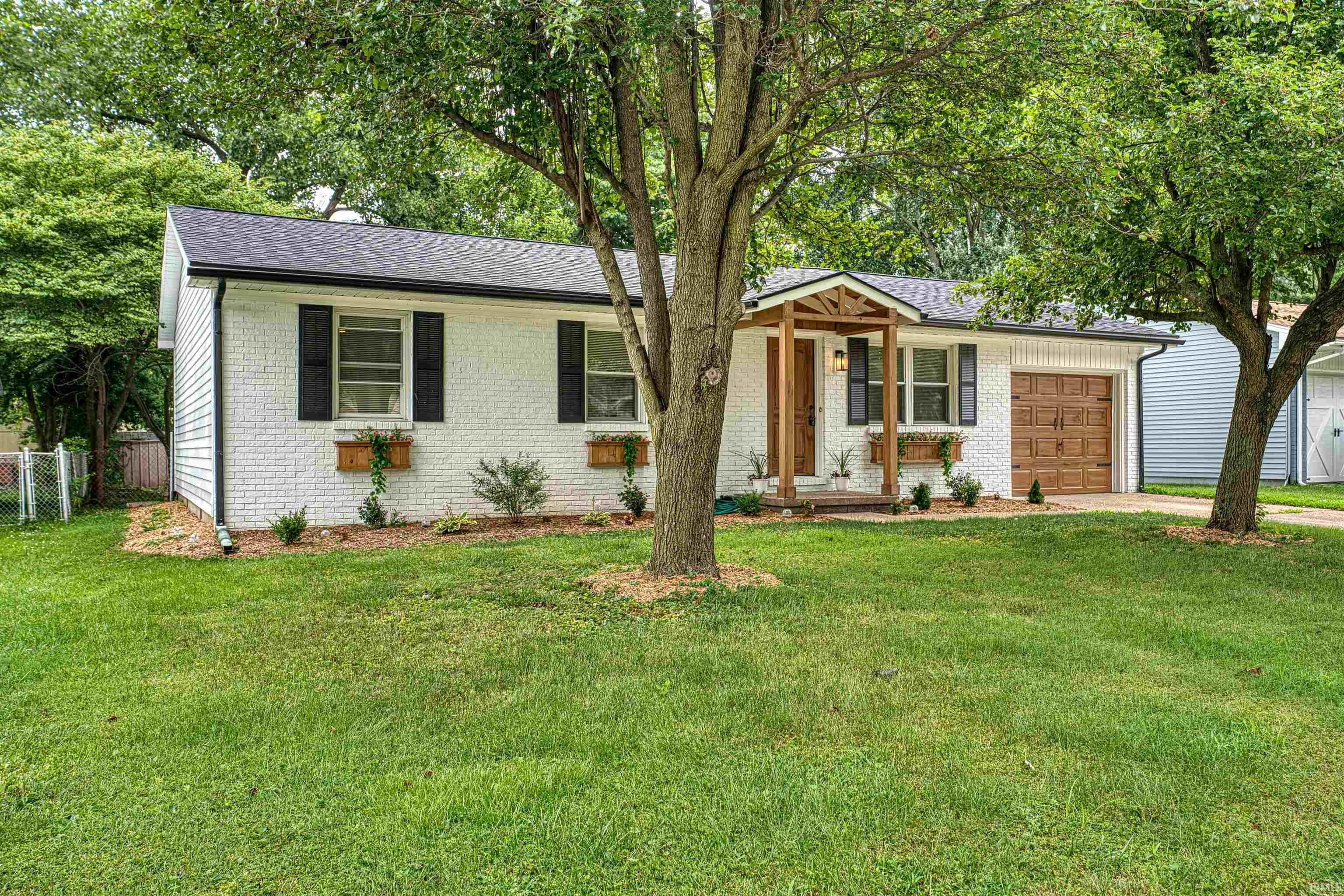 Property Photo:  720 Southfield Road  IN 47715-6954 