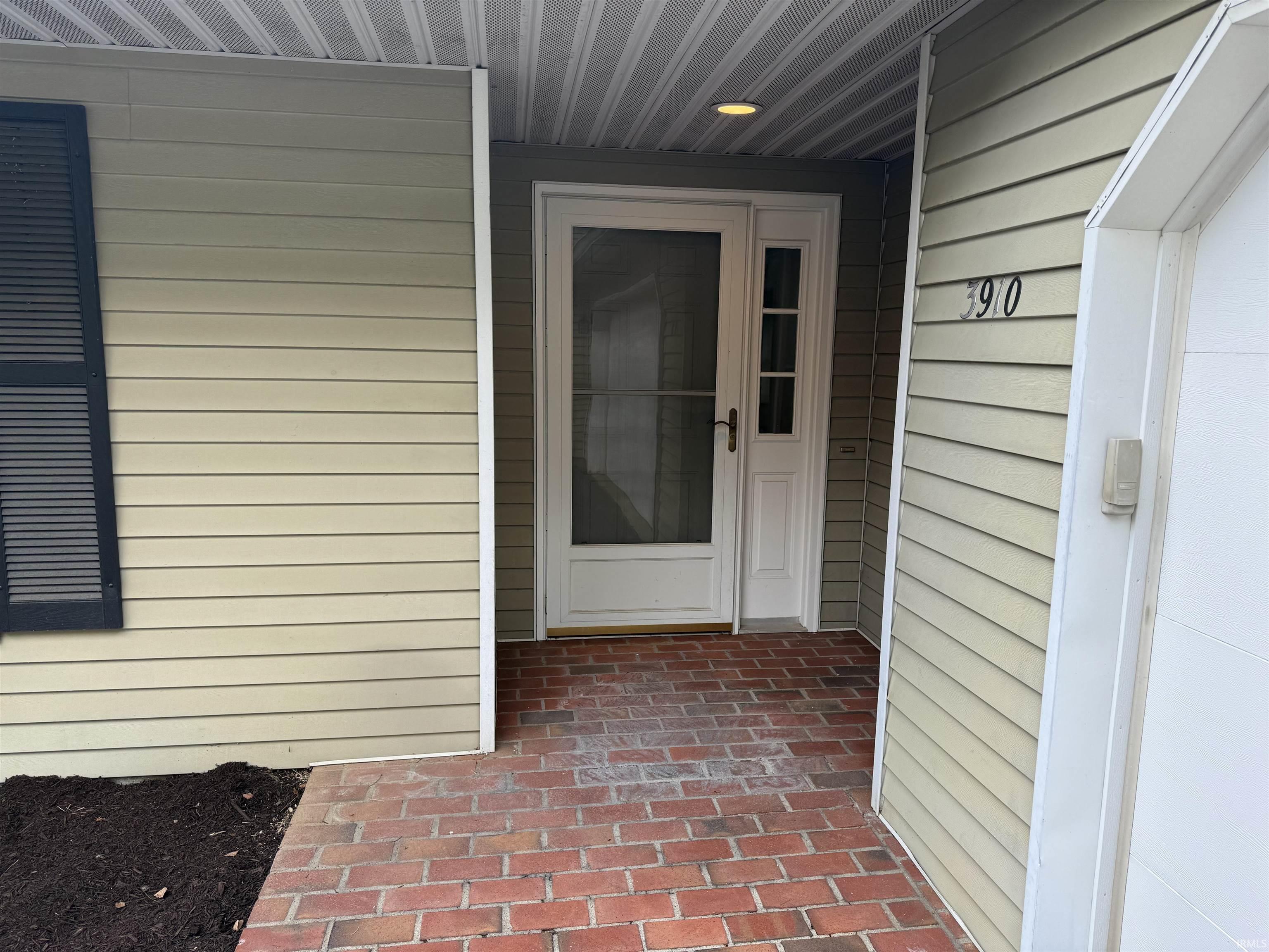Property Photo: 3910 S Laurel Court IN 47401