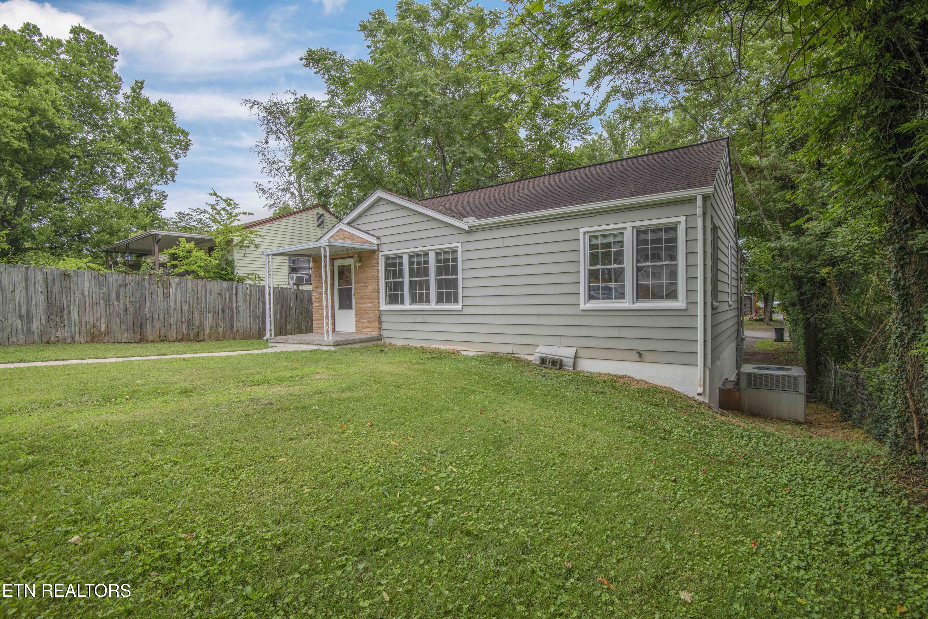 Property Photo:  2530 Keystone Ave  TN 37917 