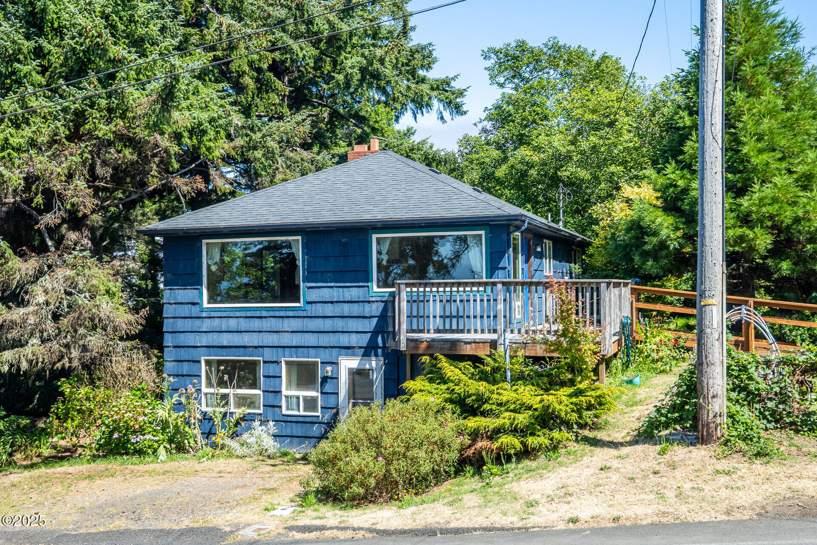 Property Photo: 6545 B Avenue OR 97369